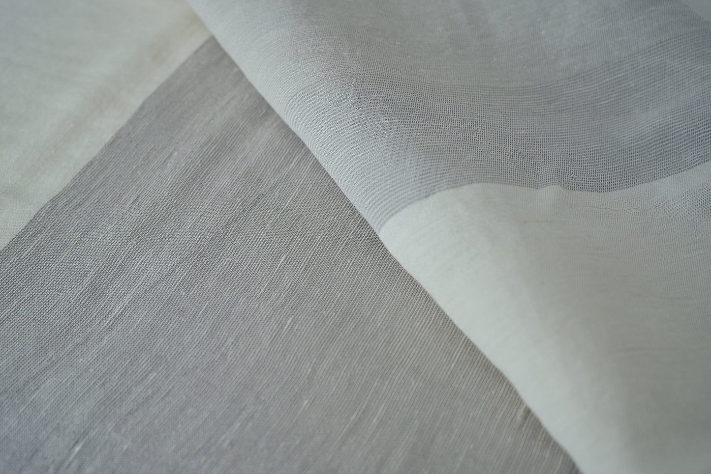 白リネンxシルバー