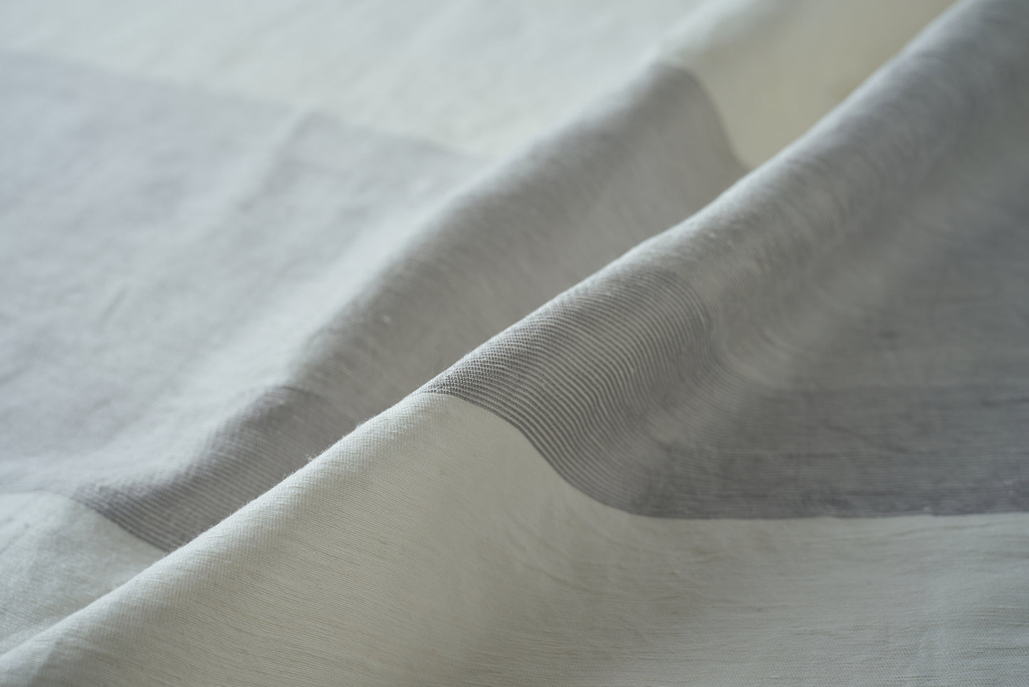 白リネンxシルバー